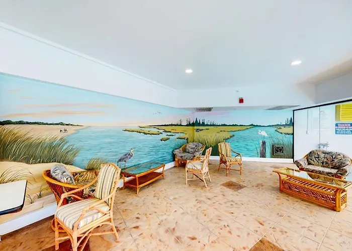 Holiday home Updated Waterfront With Balcony Pools Game Sauna & Gym